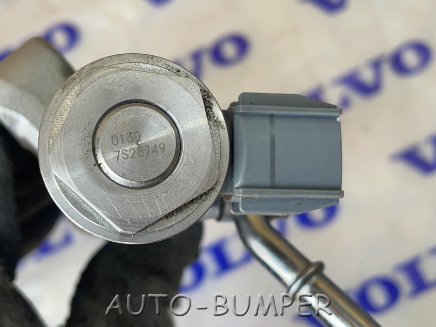 Volvo XC90 2014- Рампа топливная 31303612